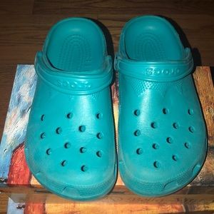 CROCS teal size 9 women’s shoe
